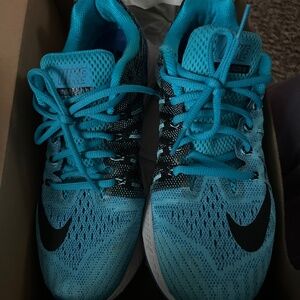 Nike zoom elite 8 men’s 8.5 fits women’s 10